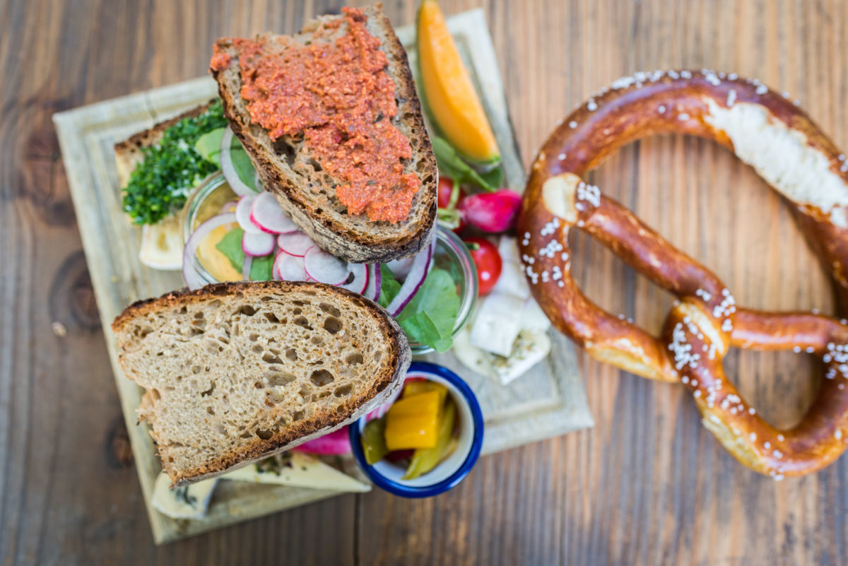 Vegane Brotzeit im Paulaner Biergarten Nockherberg