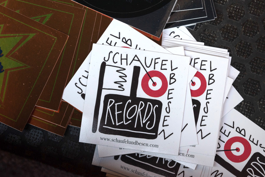 Sticker von Schaufel Besen Records