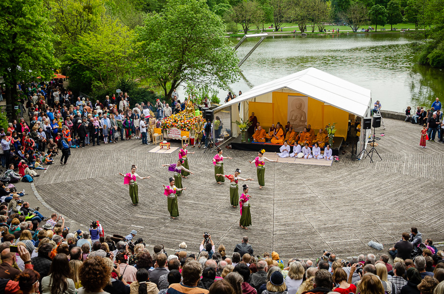 Vesakh Fest auf der Seebühne im Westpark | Foto: Gerhard Bauer